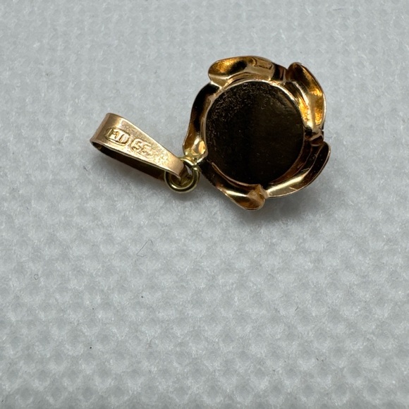 Vintage 14K Yellow Gold Blue Gemstone Accent Charm Pendant, Europe, Finland, 585 - Picture 7 of 11